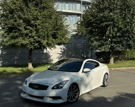 Белый Инфинити G37, объемом двигателя 3.7 л и пробегом 228 тыс. км за 13000 $, фото 1 на Automoto.ua
