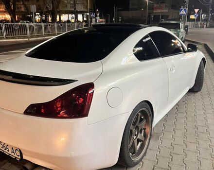 Белый Инфинити G37, объемом двигателя 3.7 л и пробегом 170 тыс. км за 33999 $, фото 2 на Automoto.ua