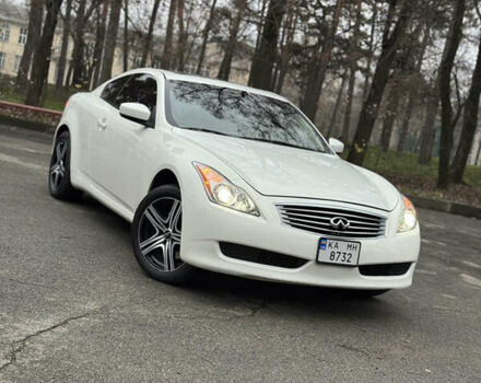 Белый Инфинити G37, объемом двигателя 3.7 л и пробегом 200 тыс. км за 10999 $, фото 2 на Automoto.ua