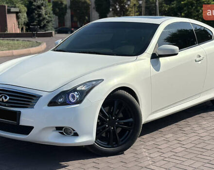 Белый Инфинити G37, объемом двигателя 3.7 л и пробегом 208 тыс. км за 12999 $, фото 1 на Automoto.ua