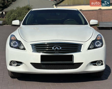 Белый Инфинити G37, объемом двигателя 3.7 л и пробегом 208 тыс. км за 12999 $, фото 6 на Automoto.ua