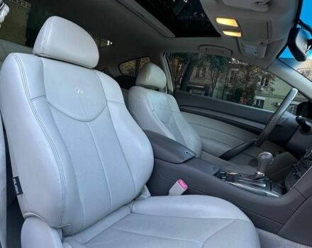 Белый Инфинити G37, объемом двигателя 3.7 л и пробегом 125 тыс. км за 10800 $, фото 5 на Automoto.ua