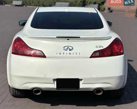 Белый Инфинити G37, объемом двигателя 3.7 л и пробегом 208 тыс. км за 12999 $, фото 18 на Automoto.ua