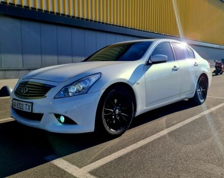 Білий Інфініті G37, об'ємом двигуна 3.7 л та пробігом 180 тис. км за 9900 $, фото 1 на Automoto.ua