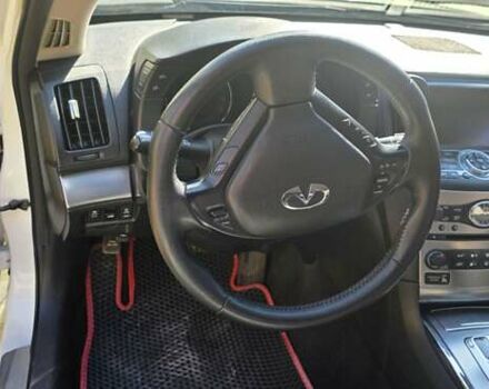 Белый Инфинити G37, объемом двигателя 3.7 л и пробегом 240 тыс. км за 11500 $, фото 7 на Automoto.ua