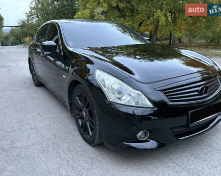 Чорний Інфініті G37, об'ємом двигуна 3.7 л та пробігом 220 тис. км за 10900 $, фото 6 на Automoto.ua