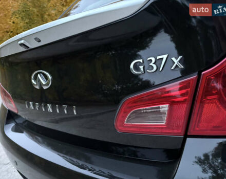 Чорний Інфініті G37, об'ємом двигуна 3.7 л та пробігом 220 тис. км за 10900 $, фото 2 на Automoto.ua