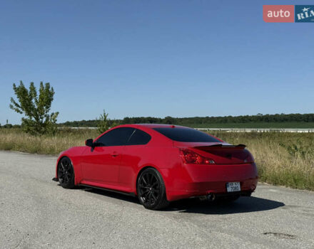 Красный Инфинити G37, объемом двигателя 3.7 л и пробегом 210 тыс. км за 10000 $, фото 5 на Automoto.ua