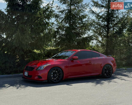 Красный Инфинити G37, объемом двигателя 3.7 л и пробегом 210 тыс. км за 10000 $, фото 1 на Automoto.ua