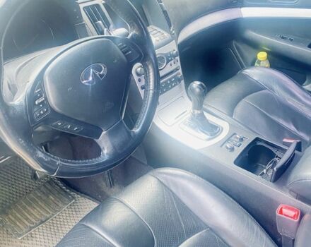 Серый Инфинити G37, объемом двигателя 3.7 л и пробегом 250 тыс. км за 9500 $, фото 2 на Automoto.ua