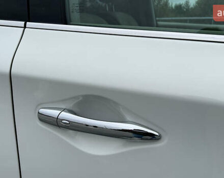 Білий Інфініті JX35, об'ємом двигуна 3.5 л та пробігом 216 тис. км за 11900 $, фото 14 на Automoto.ua