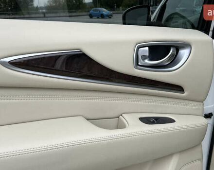 Білий Інфініті JX35, об'ємом двигуна 3.5 л та пробігом 216 тис. км за 11900 $, фото 20 на Automoto.ua