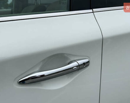 Білий Інфініті JX35, об'ємом двигуна 3.5 л та пробігом 216 тис. км за 11900 $, фото 13 на Automoto.ua