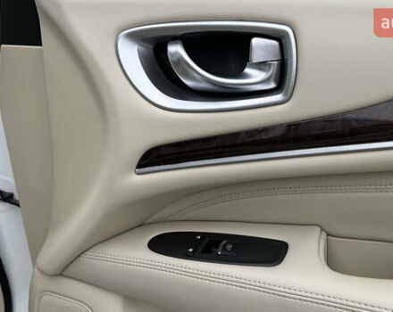 Білий Інфініті JX35, об'ємом двигуна 3.5 л та пробігом 216 тис. км за 11900 $, фото 24 на Automoto.ua