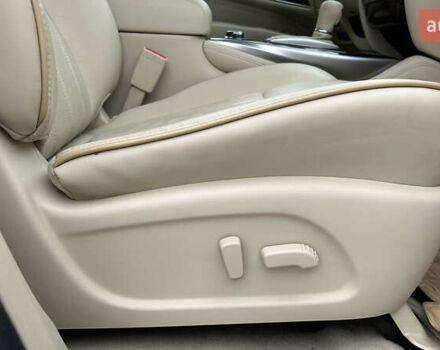 Білий Інфініті JX35, об'ємом двигуна 3.5 л та пробігом 216 тис. км за 11900 $, фото 25 на Automoto.ua