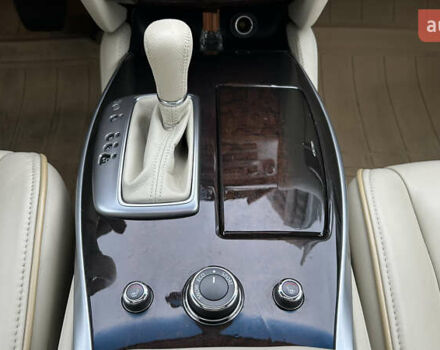 Білий Інфініті JX35, об'ємом двигуна 3.5 л та пробігом 216 тис. км за 11900 $, фото 31 на Automoto.ua