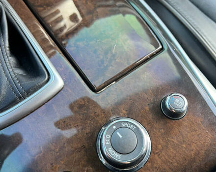 Черный Инфинити JX35, объемом двигателя 3.5 л и пробегом 204 тыс. км за 15700 $, фото 23 на Automoto.ua