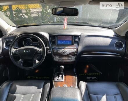 Черный Инфинити JX35, объемом двигателя 3.5 л и пробегом 180 тыс. км за 10900 $, фото 9 на Automoto.ua