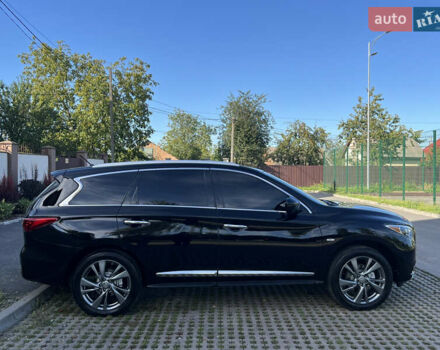 Черный Инфинити JX35, объемом двигателя 3.5 л и пробегом 204 тыс. км за 15700 $, фото 7 на Automoto.ua