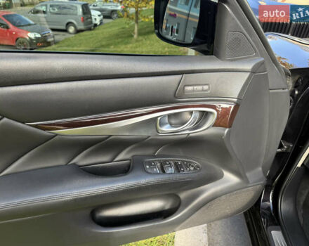 Черный Инфинити M25, объемом двигателя 2.5 л и пробегом 250 тыс. км за 9500 $, фото 5 на Automoto.ua