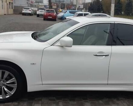 Белый Инфинити M37, объемом двигателя 3.7 л и пробегом 105 тыс. км за 15700 $, фото 2 на Automoto.ua