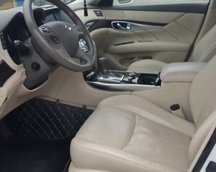 Белый Инфинити M37, объемом двигателя 3.7 л и пробегом 105 тыс. км за 15700 $, фото 4 на Automoto.ua