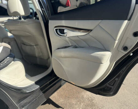 Черный Инфинити M37, объемом двигателя 3.7 л и пробегом 300 тыс. км за 10500 $, фото 3 на Automoto.ua