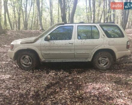 Бежевый Инфинити QX4, объемом двигателя 3.3 л и пробегом 350 тыс. км за 5500 $, фото 2 на Automoto.ua