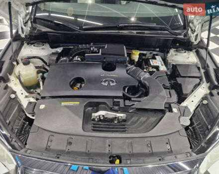 Белый Инфинити QX55, объемом двигателя 2 л и пробегом 28 тыс. км за 33500 $, фото 16 на Automoto.ua