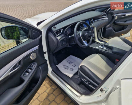 Белый Инфинити QX55, объемом двигателя 2 л и пробегом 28 тыс. км за 33500 $, фото 9 на Automoto.ua