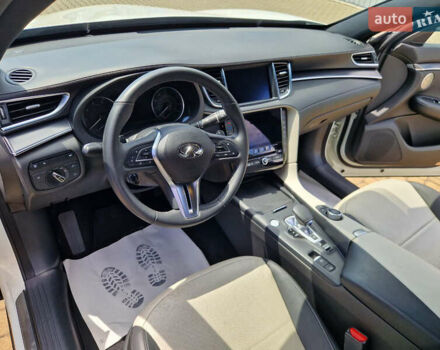 Белый Инфинити QX55, объемом двигателя 2 л и пробегом 28 тыс. км за 33500 $, фото 13 на Automoto.ua