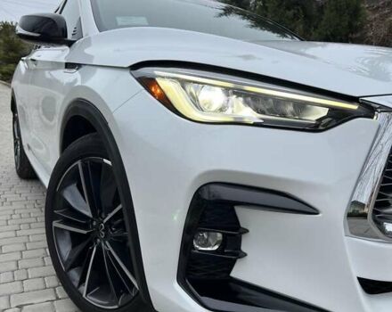 Белый Инфинити QX55, объемом двигателя 2 л и пробегом 19 тыс. км за 32500 $, фото 3 на Automoto.ua