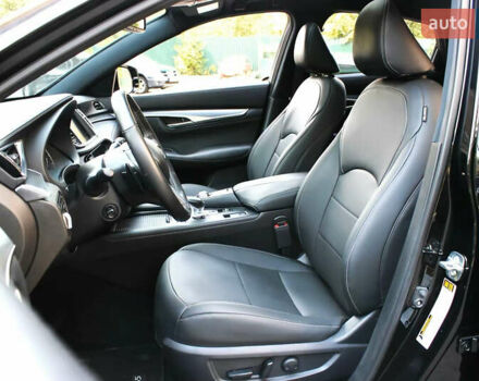 Черный Инфинити QX55, объемом двигателя 2 л и пробегом 65 тыс. км за 32000 $, фото 13 на Automoto.ua