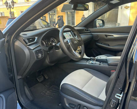 Чорний Інфініті QX55, об'ємом двигуна 2 л та пробігом 98 тис. км за 33500 $, фото 16 на Automoto.ua