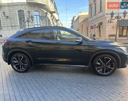 Чорний Інфініті QX55, об'ємом двигуна 2 л та пробігом 98 тис. км за 33500 $, фото 4 на Automoto.ua