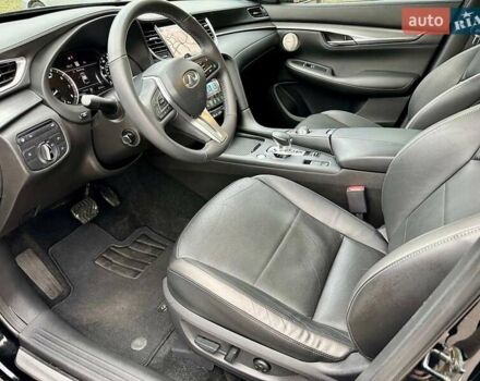 Черный Инфинити QX55, объемом двигателя 2 л и пробегом 67 тыс. км за 31900 $, фото 23 на Automoto.ua