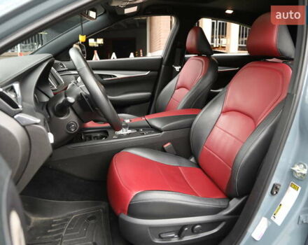 Сірий Інфініті QX55, об'ємом двигуна 2 л та пробігом 31 тис. км за 37500 $, фото 10 на Automoto.ua