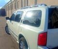 Белый Инфинити QX56, объемом двигателя 5.6 л и пробегом 182 тыс. км за 14500 $, фото 3 на Automoto.ua