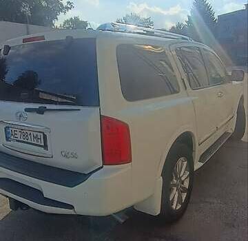 Белый Инфинити QX56, объемом двигателя 5.6 л и пробегом 182 тыс. км за 14600 $, фото 2 на Automoto.ua