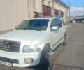 Белый Инфинити QX56, объемом двигателя 5.6 л и пробегом 182 тыс. км за 14600 $, фото 1 на Automoto.ua