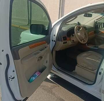 Белый Инфинити QX56, объемом двигателя 5.6 л и пробегом 182 тыс. км за 14600 $, фото 8 на Automoto.ua