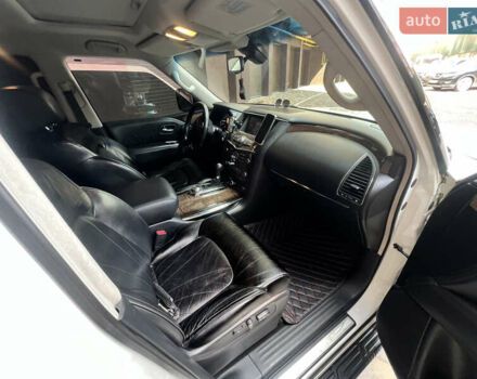 Белый Инфинити QX56, объемом двигателя 5.55 л и пробегом 222 тыс. км за 15950 $, фото 26 на Automoto.ua