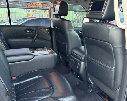 Белый Инфинити QX56, объемом двигателя 5.55 л и пробегом 88 тыс. км за 23800 $, фото 10 на Automoto.ua