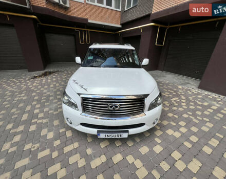 Белый Инфинити QX56, объемом двигателя 5.55 л и пробегом 220 тыс. км за 16650 $, фото 10 на Automoto.ua