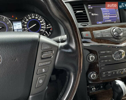 Инфинити QX56 2011 в Киеве на Automoto.ua Белый Инфинити QX56, объемом двигателя 5.55 л и пробегом 138 тыс. км за 16999 $, фото 40 на Automoto.ua