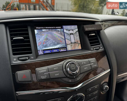 Белый Инфинити QX56, объемом двигателя 5.6 л и пробегом 138 тыс. км за 16800 $, фото 42 на Automoto.ua