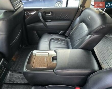 Белый Инфинити QX56, объемом двигателя 5.55 л и пробегом 127 тыс. км за 21000 $, фото 12 на Automoto.ua