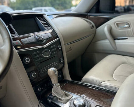 Белый Инфинити QX56, объемом двигателя 5.55 л и пробегом 208 тыс. км за 23000 $, фото 24 на Automoto.ua