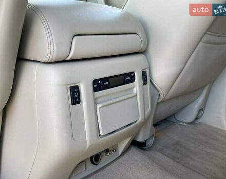 Белый Инфинити QX56, объемом двигателя 5.55 л и пробегом 216 тыс. км за 15900 $, фото 34 на Automoto.ua