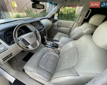 Белый Инфинити QX56, объемом двигателя 5.55 л и пробегом 216 тыс. км за 15900 $, фото 22 на Automoto.ua